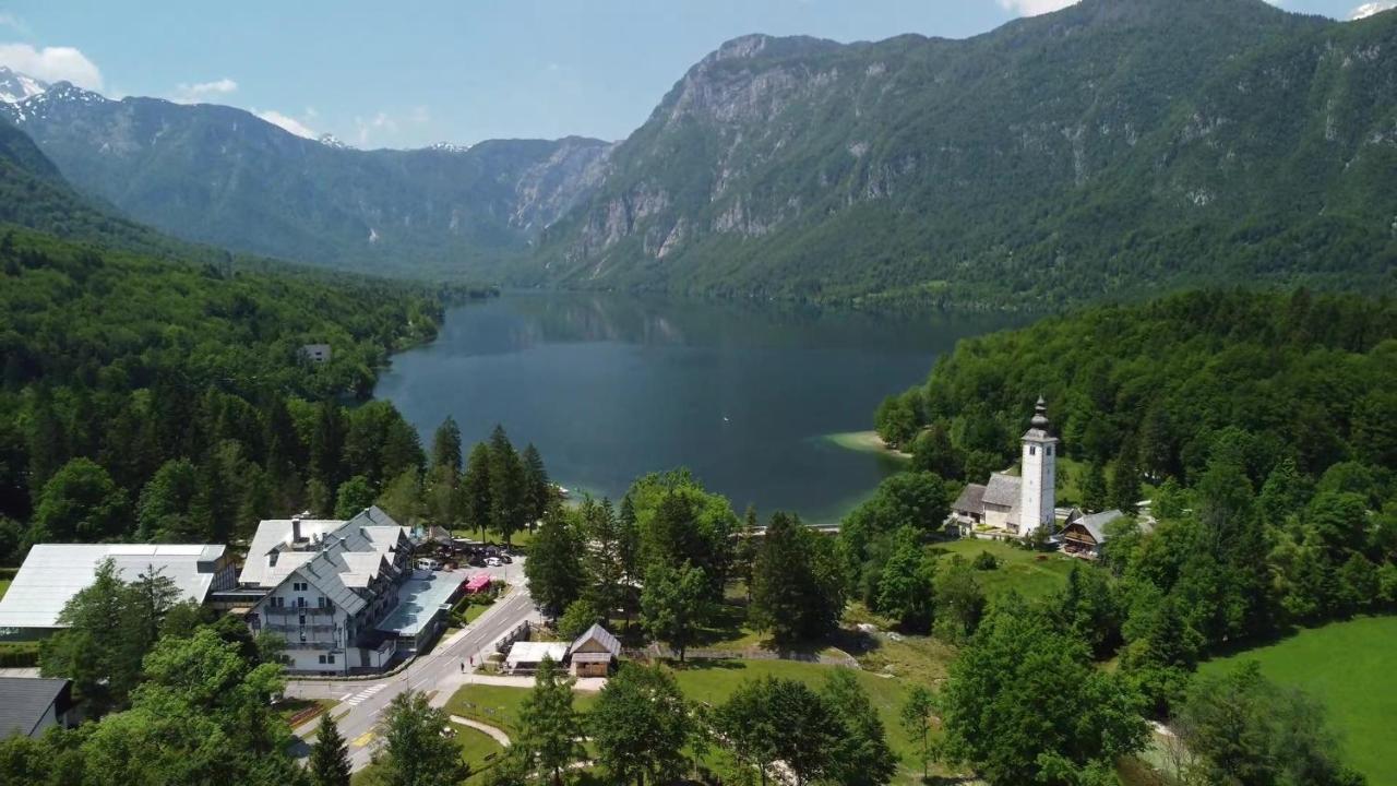 Jezero Hotel